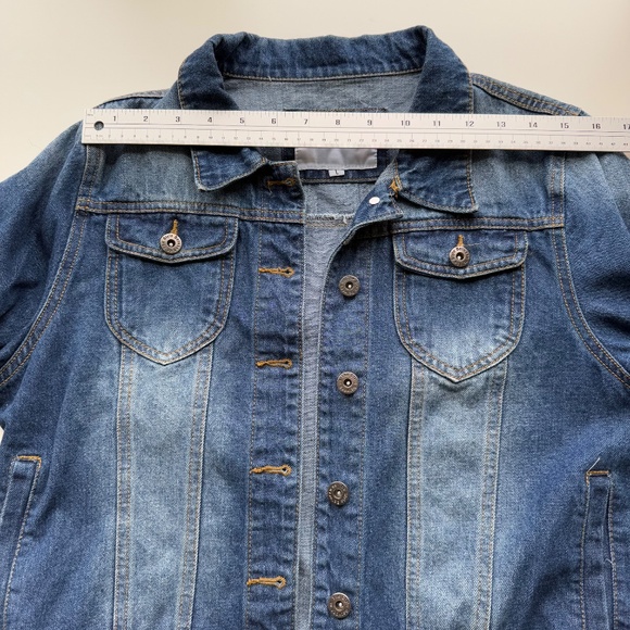 The Style Between Us Cropped Jean Jacket Size L - Picture 12 of 14